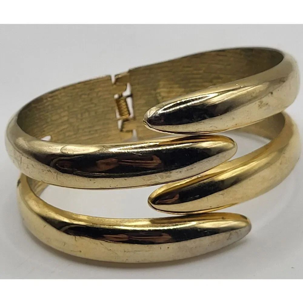 Chunky Hinged Goldtone Bracelet 2.5in dia